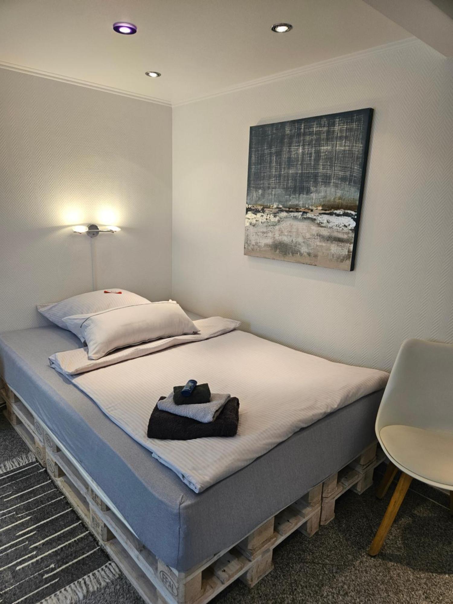 Standardzimmer Nahe Messe Und Airport ดุสเซลดอร์ฟ ภายนอก รูปภาพ